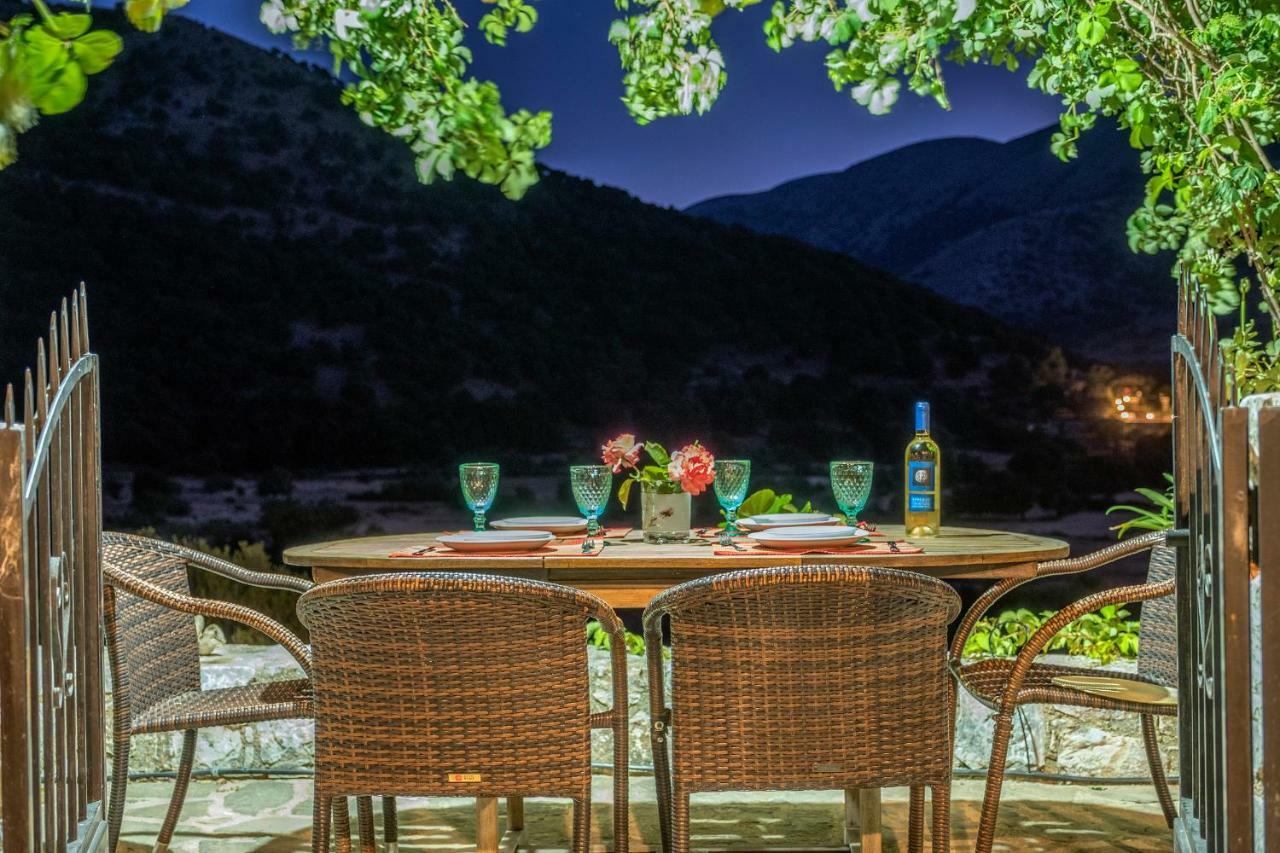 Stone Built Villa Galatia, Poolside & Perfect View Karés 外观 照片